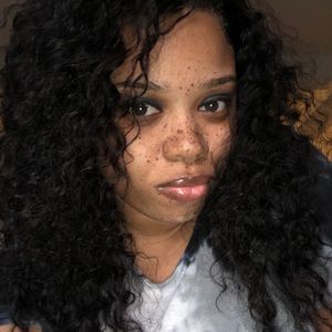 Meet your Posher, Crystal